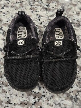 HEYDUDE Toddler Shoes – Black – Gently Used